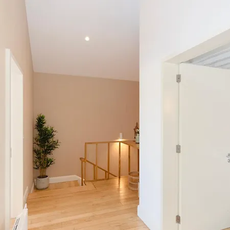 Local 167 - Oporto View House