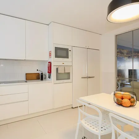 Local 167 - Oporto View House بيت للعطل