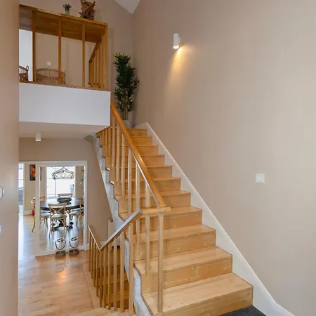 Local 167 - Oporto View House