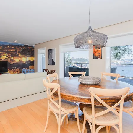 Local 167 - Oporto View House