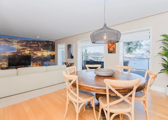 Local 167 - Oporto View House