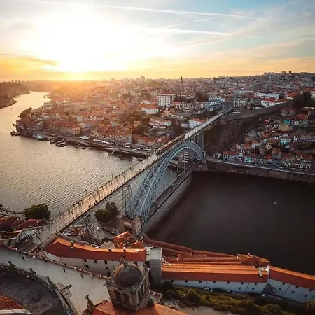 Local 167 - Oporto View House
