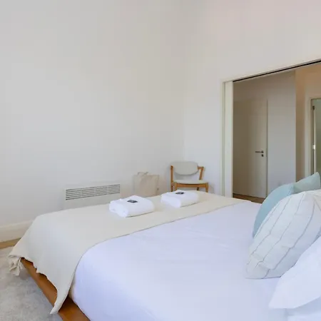 Local 167 - Oporto View House Holiday home *
