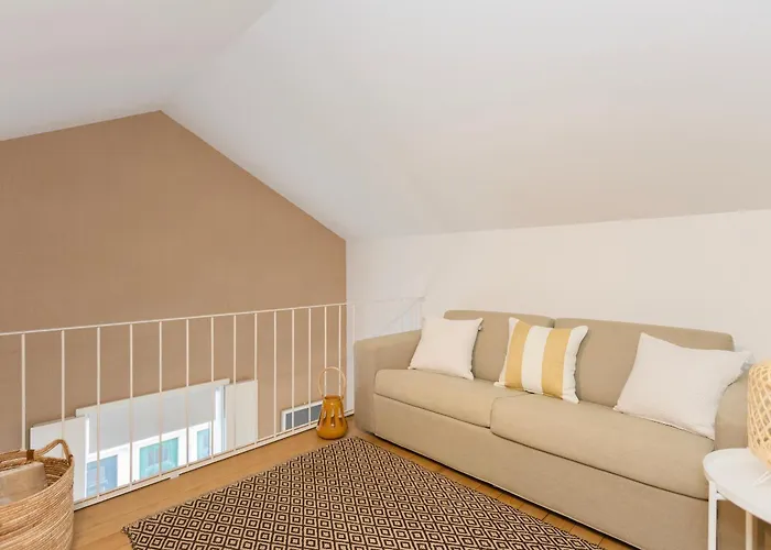 Local 167 - Oporto View House بيت للعطل *