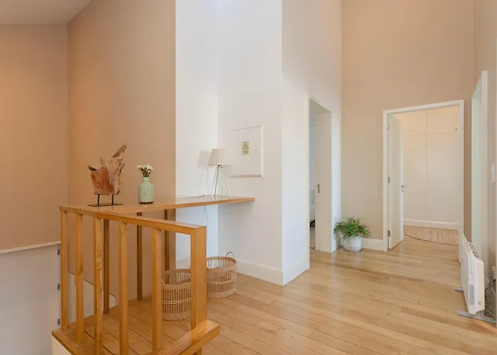 Local 167 - Oporto View House