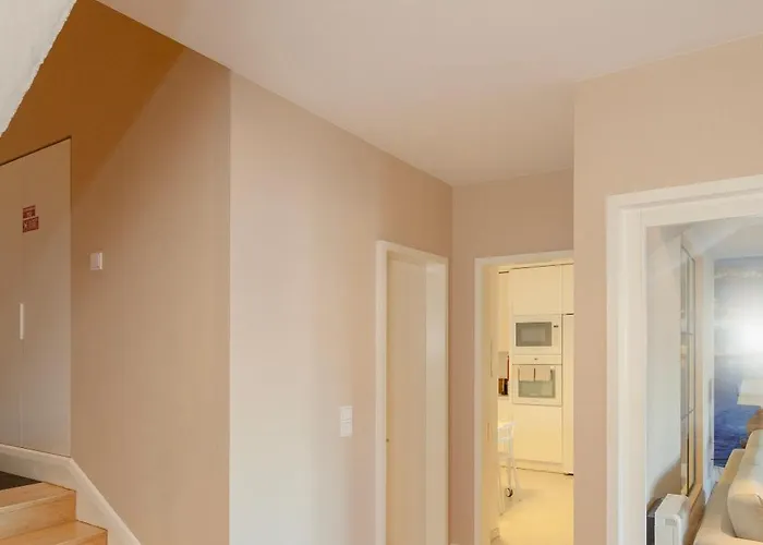 Local 167 - Oporto View House فيلا نوفا دي غايا