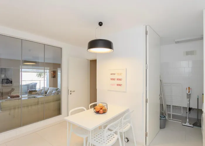 Local 167 - Oporto View House