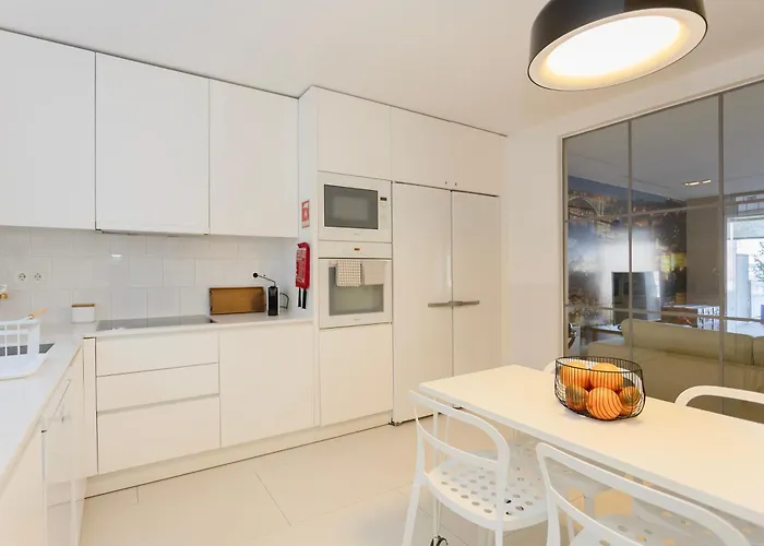 Local 167 - Oporto View House بيت للعطل