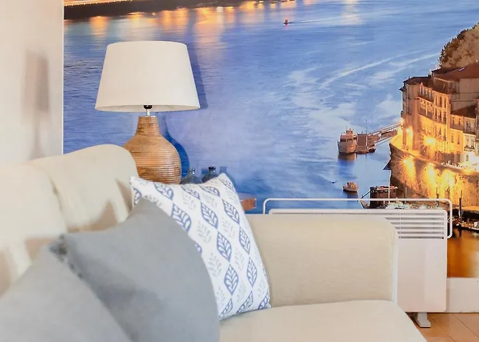 Local 167 - Oporto View House فيلا نوفا دي غايا